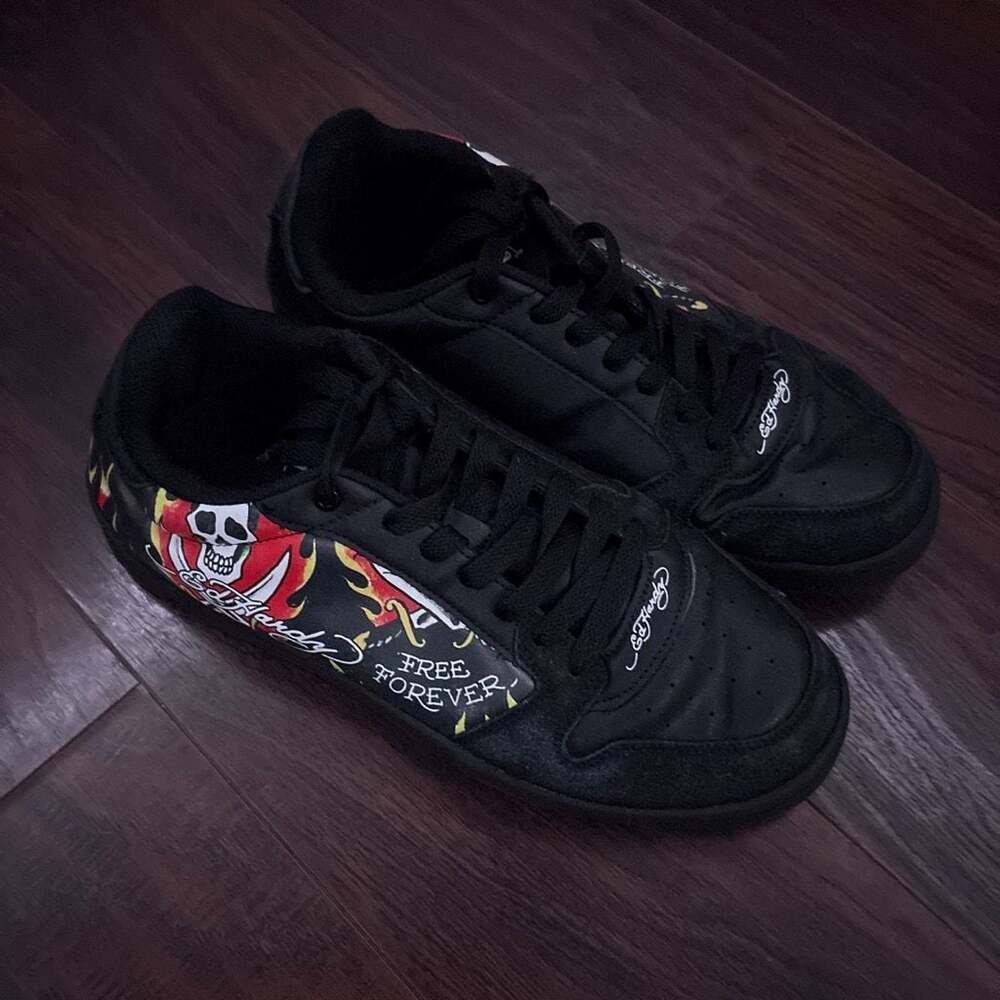 Ed Hardy Men's 'Free Forever' Skull and Flame Print Low-Top Sneakers